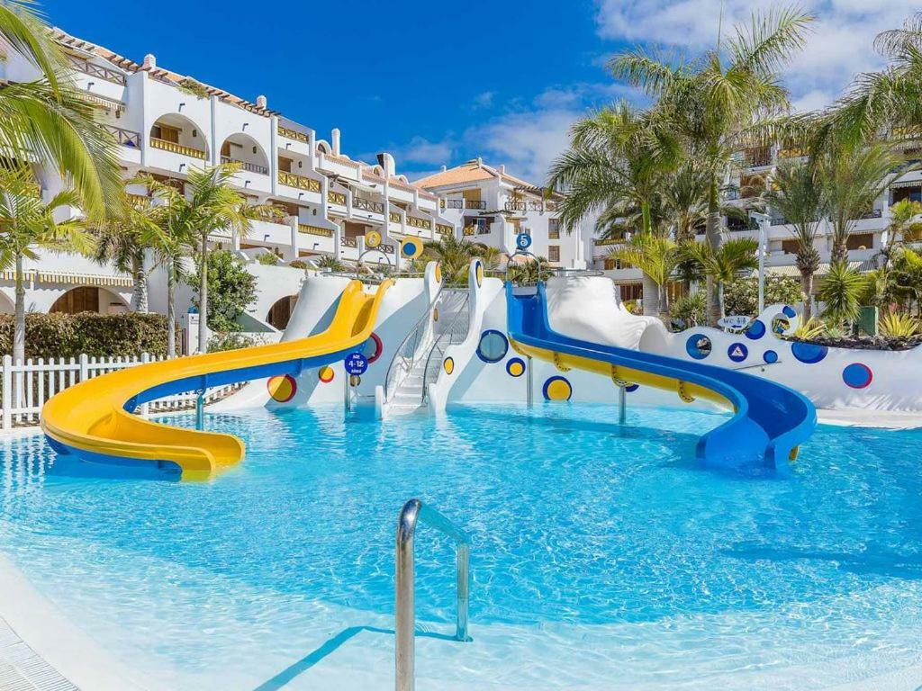 Beachfront Apartment Арона Екстер'єр фото