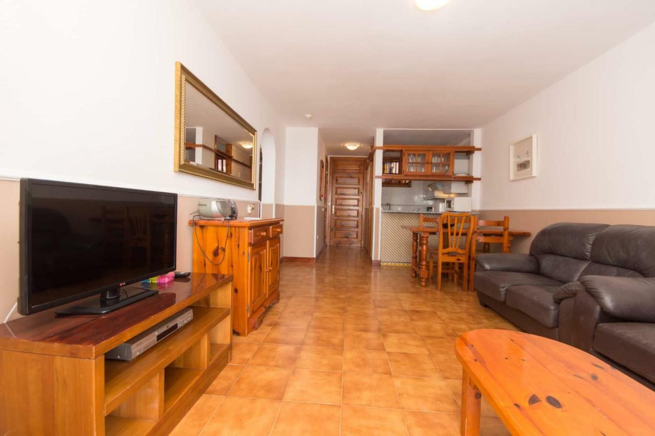 Beachfront Apartment Арона Екстер'єр фото